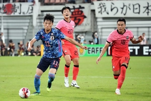 Sau trận hòa Trung Quốc, ĐT Nhật Bản tiếp tục gây sốc trước Hàn Quốc 