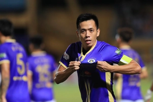 VIDEO: Văn Quyết tiếp tục cho thấy cái duyên ghi bàn vào lưới HAGL