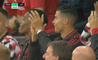 VIDEO: Phản ứng của Ronaldo khi Sancho ghi bàn