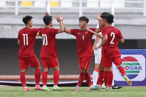 VIDEO: Sao trẻ U20 Việt Nam có siêu phẩm sút xa từ ngoài vòng cấm