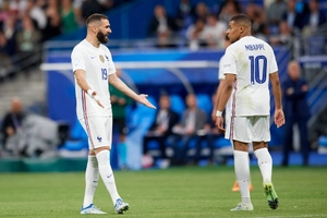 VIDEO: Đội tuyển Pháp sa sút: Điềm báo cho lời nguyền World Cup?