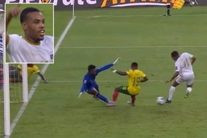 VIDEO siêu phẩm bàn thắng và tình huống bỏ lỡ khó tin ở CAN 2022