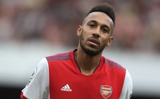 VIDEO: Adebayor chỉ trích Arsenal vì cách đối xử với Aubameyang