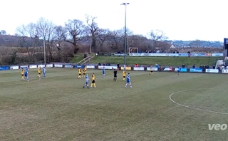 Video: Tuyệt phẩm vô-lê từ khoảng cách 40 mét