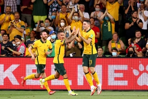 VIDEO: ĐT Việt Nam để Australia chọc thủng lưới lần thứ hai