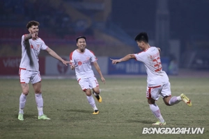 Viettel gieo sầu cho HAGL với siêu phẩm sút xa khó tin của Dương Văn Hào 