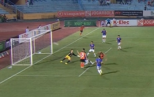 Ngoại binh Đà Nẵng dứt điểm ra ngoài khó tin trước khung thành Hà Nội FC