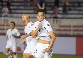 Video: Philippines lập siêu phẩm mở tỉ số trước Thái Lan