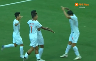 VIDEO: Myanmar bất ngờ ghi bàn thắng dẫn trước Singapore