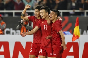 Video: Hoàng Đức ghi bàn thắng đẳng cấp cho ĐT Việt Nam