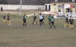 Video: Thủ môn lập hat-trick bàn thắng ở giải hạng 4 Hy Lạp