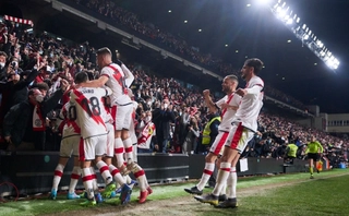 Video: Màn ăn mừng nổi da gà của CĐV Rayo Vallecano ở Cúp nhà Vua TBN