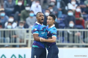 VIDEO: Hàng thủ thiếu tập trung, SLNA để Bình Định chọc thủng lưới