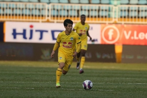 VIDEO: Những cú panenka điệu nghệ từng làm nên thương hiệu của Công Phượng