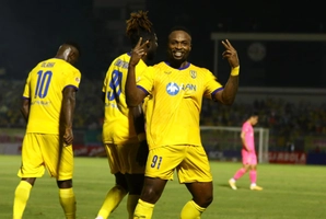 Xem lại siêu phẩm bắt vô-lê vào lưới Sài Gòn FC của Oseni