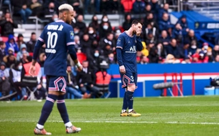 VIDEO: Messi, Neymar và dàn sao bóng đá bị chính fan đội nhà la ó