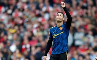 VIDEO: Những cảnh lá vàng khóc lá xanh rơi trong thế giới bóng đá