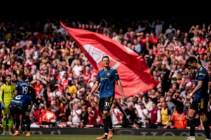 VIDEO: Matic khiêu chiến fan Arsenal