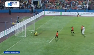 VIDEO: Cột dọc từ chối bàn thắng bằng đầu của U23 Việt Nam