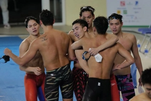VIDEO: Tuyển bơi Việt Nam và tấm HCV SEA Games 31 chấn động khu vực
