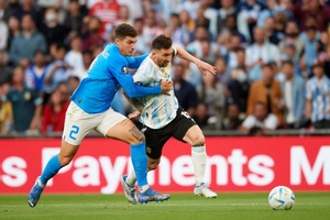 VIDEO: Messi đã hành hạ hàng thủ ĐT Italia ra sao?