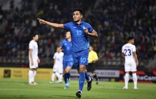 VIDEO: Sao Thái Lan ghi bàn tinh tế vào lưới Campuchia