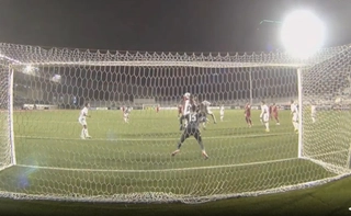 Indonesia mở tỷ số vào lưới Philippines sau pha ném biên như đá phạt góc