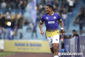 VIDEO: Tiền đạo Lucao đánh đầu hiểm hóc ghi bàn cho Hà Nội FC