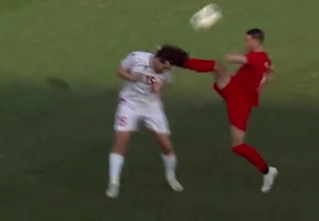 Cầu thủ U20 Jordan nhận thẻ đỏ khi trận đấu bắt đầu ...10 giây 