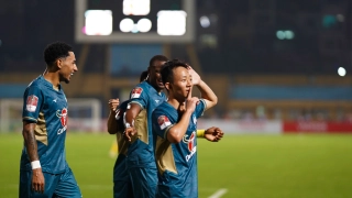 VIDEO: Châu Ngọc Quang ghi bàn thắng đẹp mắt vào lưới Viettel 