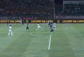 CLB Hà Nội phối hợp đẹp mắt ghi bàn thắng vào lưới TP.HCM FC