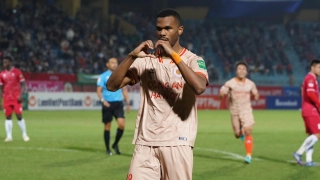 Khống chế bóng lỗi, ngoại binh CAHN vô tình sút tung lưới Hải Phòng FC