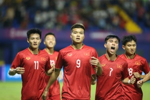 VIDEO: U22 Việt Nam ghi bàn thắng sớm vượt lên dẫn trước Malaysia