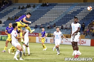 VIDEO: Tuấn Hải bật cao đánh đầu mở tỷ số cho CLB Hà Nội