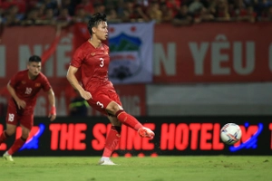 VIDEO: Quế Ngọc Hải ghi bàn, mở tỷ số trận đấu cho ĐT Việt Nam