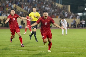 VIDEO: Tuấn Hải ghi bàn thắng đẹp mắt vào lưới Syria