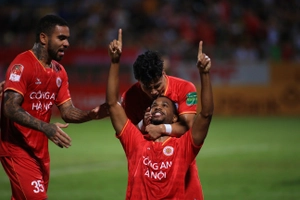 Ngoại binh tỏa sáng, CAHN ghi bàn vào lưới CLB Hà Nội