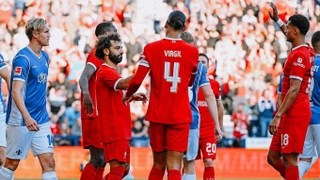 Hàng công bùng nổ, Liverpool sẵn sàng thư hùng với Chelsea