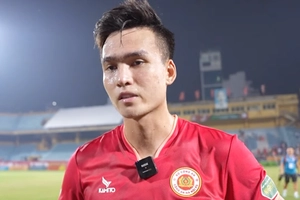 Xé lưới HAGL, tân binh Bùi Hoàng Việt Anh lần đầu ghi bàn cho CLB CAHN