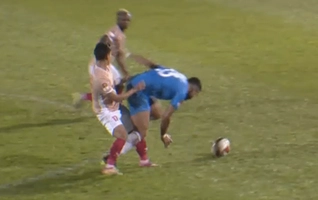 Ngoại binh mắc sai lầm, CLB HAGL nhận bàn thua thứ ba trước CAHN FC