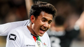 Thần đồng bóng đá Thái Lan đi vào lịch sử khi ghi bàn tại Bỉ