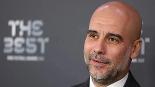 VIDEO: Pep Guardiola chửi bậy ngay giữa lễ trao giải FIFA The Best