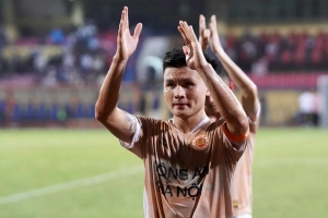 Chiêm ngưỡng siêu phẩm ghi bàn của tiền vệ Quang Hải tại vòng 12 V-League 2023/24