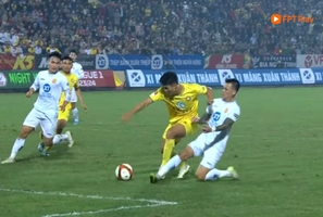 Cựu trung vệ ĐT Việt Nam lại báo Nam Định, Thanh Hoá thoát thua nhờ VAR