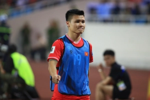 VIDEO: Lý do HLV Troussier không dùng Quang Hải