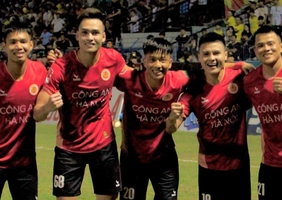 Phan Văn Đức ghi bàn thắng cho CLB CAHN trong ngày tái xuất sân cỏ