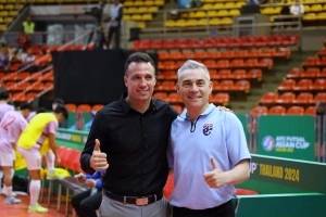 Khoảnh khắc đặc biệt giữa HLV ĐT futsal Việt Nam và đối thủ
