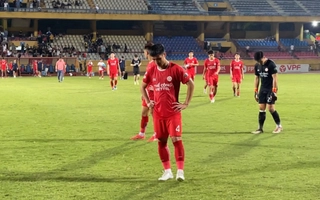 VIDEO: Bùi Tiến Dũng buồn bã vì khiến đội nhà thua trận