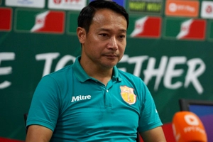 HLV Vũ Hồng Việt: CLB Nam Định thành bại tại tháng 5