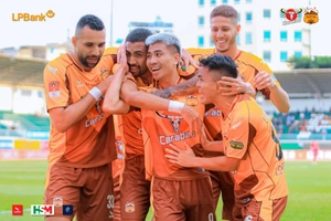 Ngôi sao bị HLV Kim Sang Sik 'bỏ quên' tiếp tục ghi bàn cho HAGL